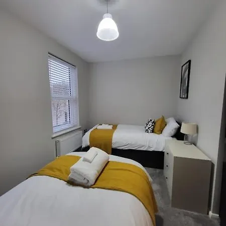 Apartment Cosy Four Bedroom London