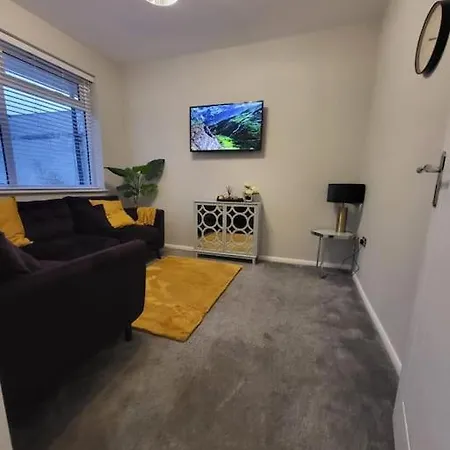 Cosy Four Bedroom *