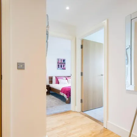 Greenwich Riverside 2 Bed Sleeps 6 *