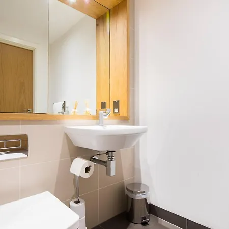 Greenwich Riverside 2 Bed Sleeps 6 * Londen
