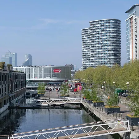 Serene Waterfront - Excel Londra