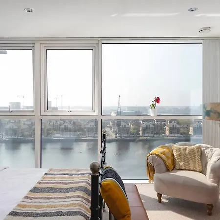 Serene Waterfront - Excel Londra