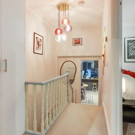 Holiday home Modern London