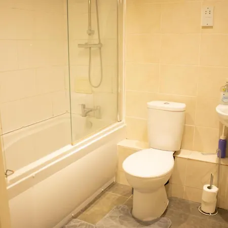 Spacious, Lovely 2 Bedroom Flat In Woolwich * London