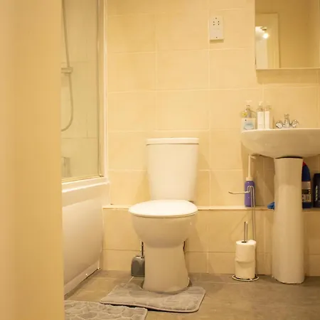 Spacious, Lovely 2 Bedroom Flat In Woolwich Apartment