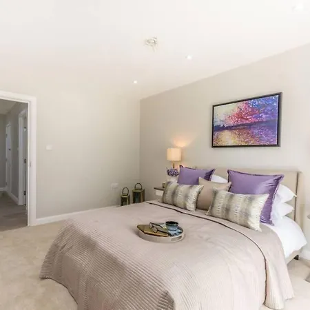 Apartment Spacious Modern 3 Bed In Bridge With Netflix And Free Carpark London