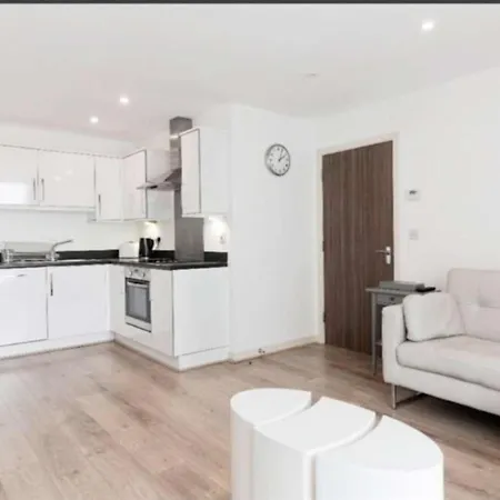 Apartment Purple Layers Canning Town