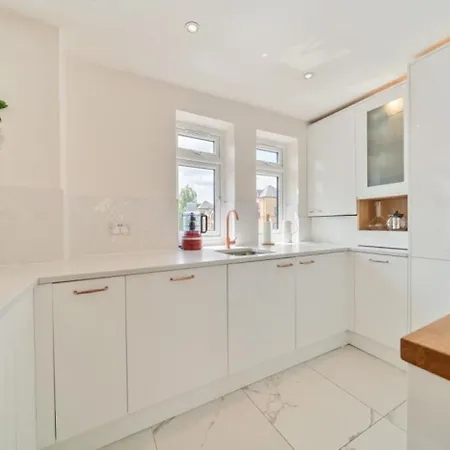 Elegant Modern Cozy 3Bd Apt 1Gb Wifi - Luxurylondonstays Holiday home