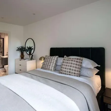 Elegant Modern Cozy 3Bd Apt 1Gb Wifi - Luxurylondonstays Holiday home *