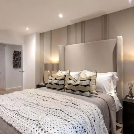Holiday home Elegant Modern Cozy 3Bd Apt 1Gb Wifi - Luxurylondonstays *
