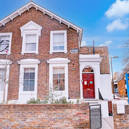 Peckham By Belvilla 3* London
