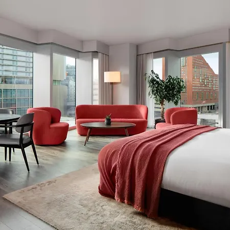 The Stratford, Autograph Collection 5*