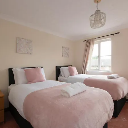 Apartment Lovely 5 Bed House With 8 Beds In Thamesmead Thamesmead (Greater London)