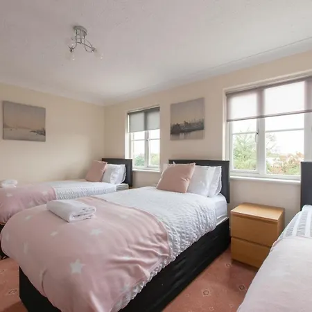 Apartment Lovely 5 Bed House With 8 Beds In Thamesmead *