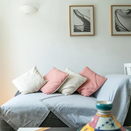 Apartment Bright Spacious 2 Bedroom Flat In Zone One