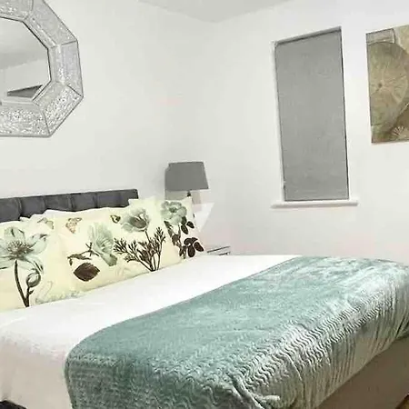 Elite In Apartment *