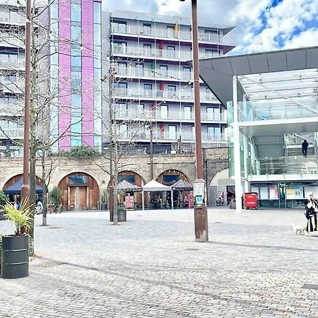 Elite In * London