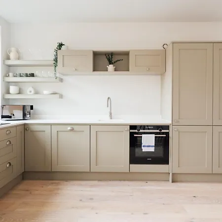 Modern & Bright Luxury In Honor Oak * London