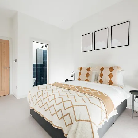 Modern & Bright Luxury In Honor Oak