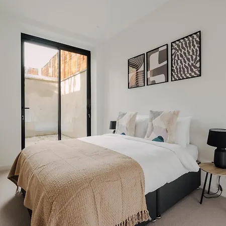 Modern & Bright Luxury In Honor Oak Apartment