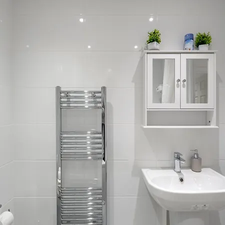 Beautiful Flat Near - Entire Flat - Equipped Kitchen - Private Bathroom * Londra