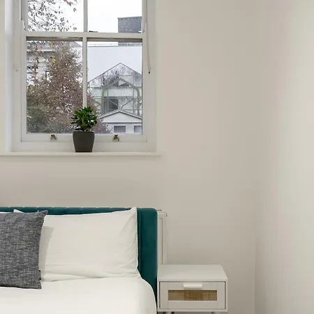 Beautiful Flat Near - Entire Flat - Equipped Kitchen - Private Bathroom Appartamento