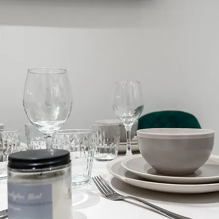 Beautiful Flat Near - Entire Flat - Equipped Kitchen - Private Bathroom Londra