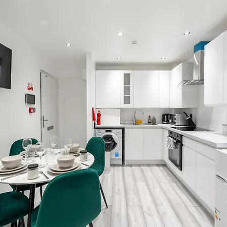 Beautiful Flat Near - Entire Flat - Equipped Kitchen - Private Bathroom Londra