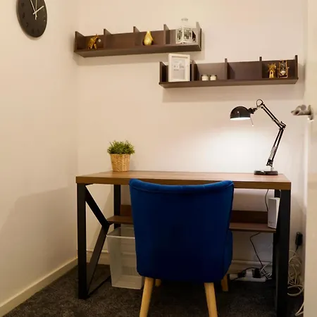 Spacious 1bd Flat Near London, Office, Smart Tv Apartment *