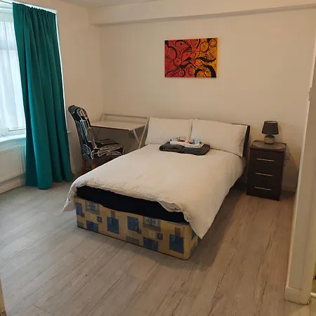Luxury 5-Room House - Your Perfect Getaway Awaits *