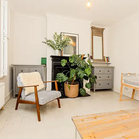 3br Flat W Garden In West Kensington, 4min Tube Station Holiday home *