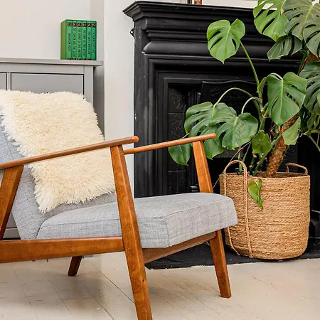 3br Flat W Garden In West Kensington, 4min Tube Station Holiday home London
