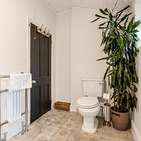 3br Flat W Garden In West Kensington, 4min Tube Station *