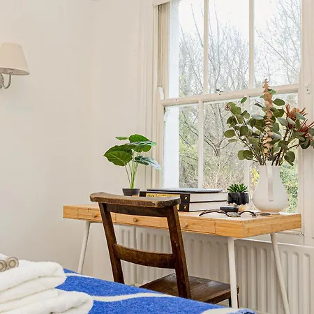 3br Flat W Garden In West Kensington, 4min Tube Station Holiday home London
