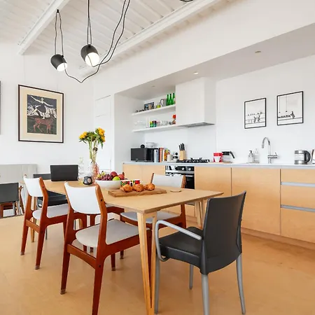 Luxury Penthouse Loft In Art-deco Warehouse Conversion