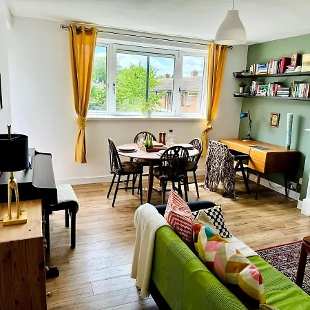 Modern Flat At Selden House Apartment London