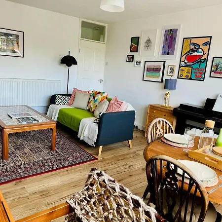 Apartment Modern Flat At Selden House London