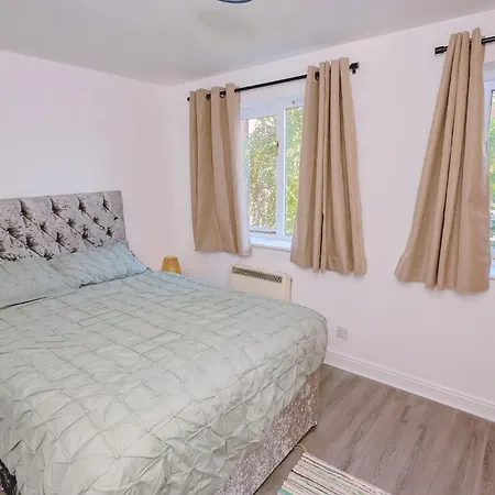 Bright Apartment London