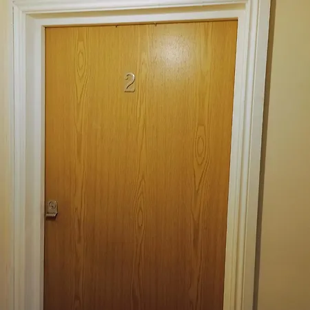 Apartment 1- Bedroom Flat In London, Sleeps 4, Good Transport Link *