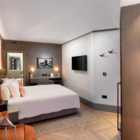 Hart Shoreditch London, Curio Collection By Hilton 4* London