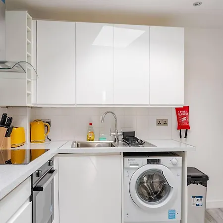 Beautiful Flat Near - Entire Flat - Equipped Kitchen - Private Bathroom Appartamento Londra