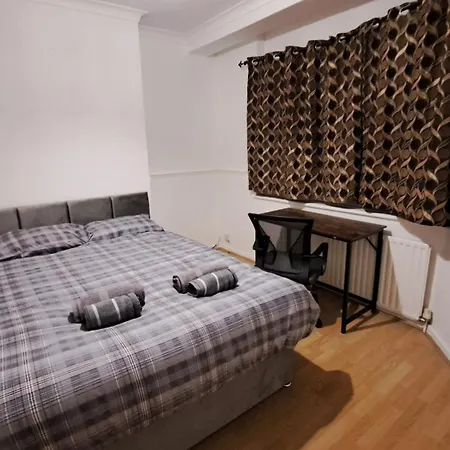 Guest house In East By Fenia Dagenham