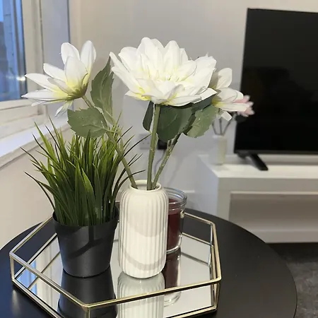 Holiday home Cozy 2 Bed In Ilford- Contractors & Groups Welcome *