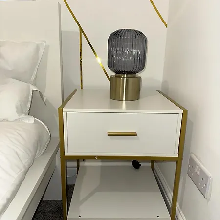 Holiday home Cozy 2 Bed In Ilford- Contractors & Groups Welcome London
