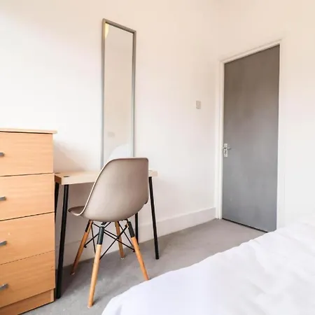Urban Oasis Bed & Breakfast London
