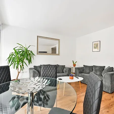 Lovely 2-Bed, Sleeps 6, Near Stratford Station & Abba Voyage, * London