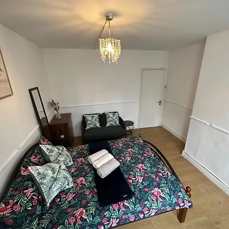 Apartment Lovely Spacious 2 Bedroom Flat In Bethnal Green, 3mins Away From Station *