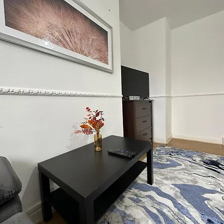 Apartment Lovely Spacious 2 Bedroom Flat In Bethnal Green, 3mins Away From Station