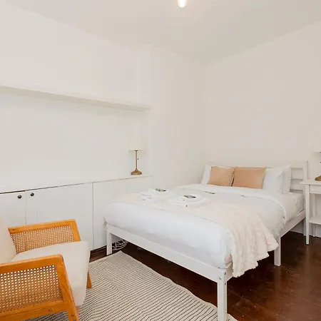 Lovely 3br Flat W Parking, 10min Homerton Station