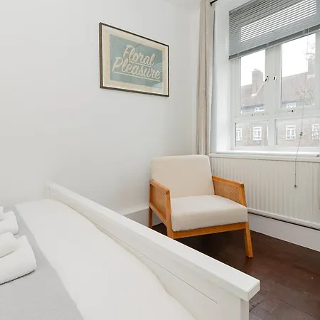Lovely 3br Flat W Parking, 10min Homerton Station London